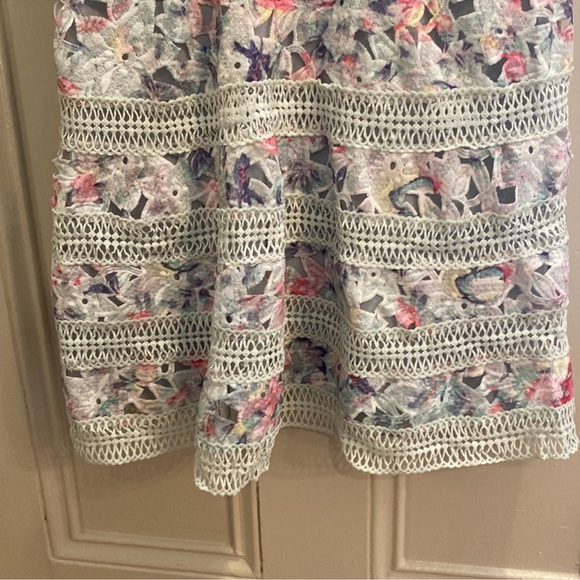 Just Me Floral Lace Dress - Picture 5 of 7